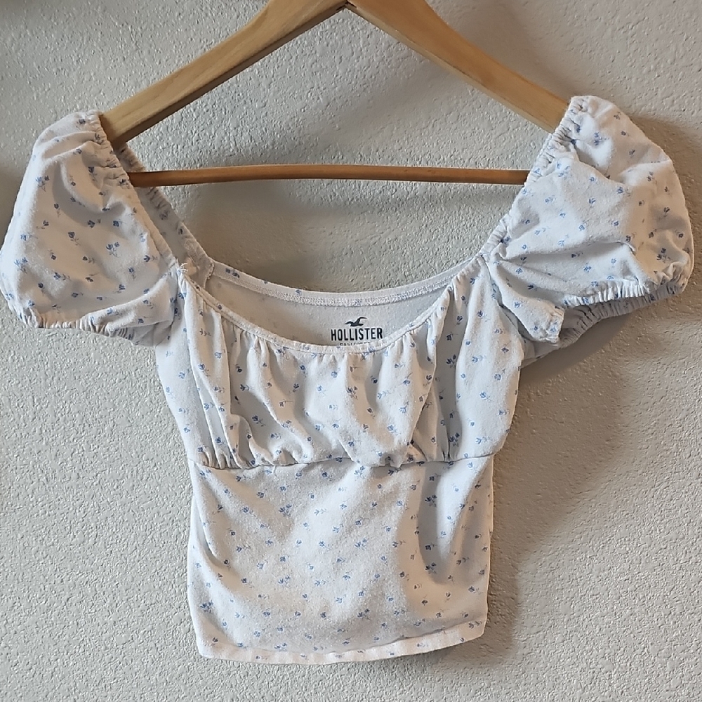Hollister White Puff Sleeve Crop Blouse